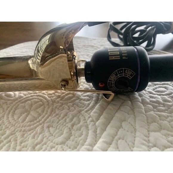 HOT TOOLS SIGNATURE SERIES GOLD CURLING IRON/WAND - 1.50" - Picture 2 of 6
